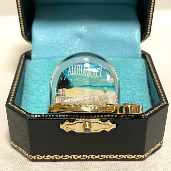 NWT VERY RARE HULA GIRL ALOHA JUICY 2005 Vintage y2K SNOW GLOBE CHARM HTF - Picture 3 of 6